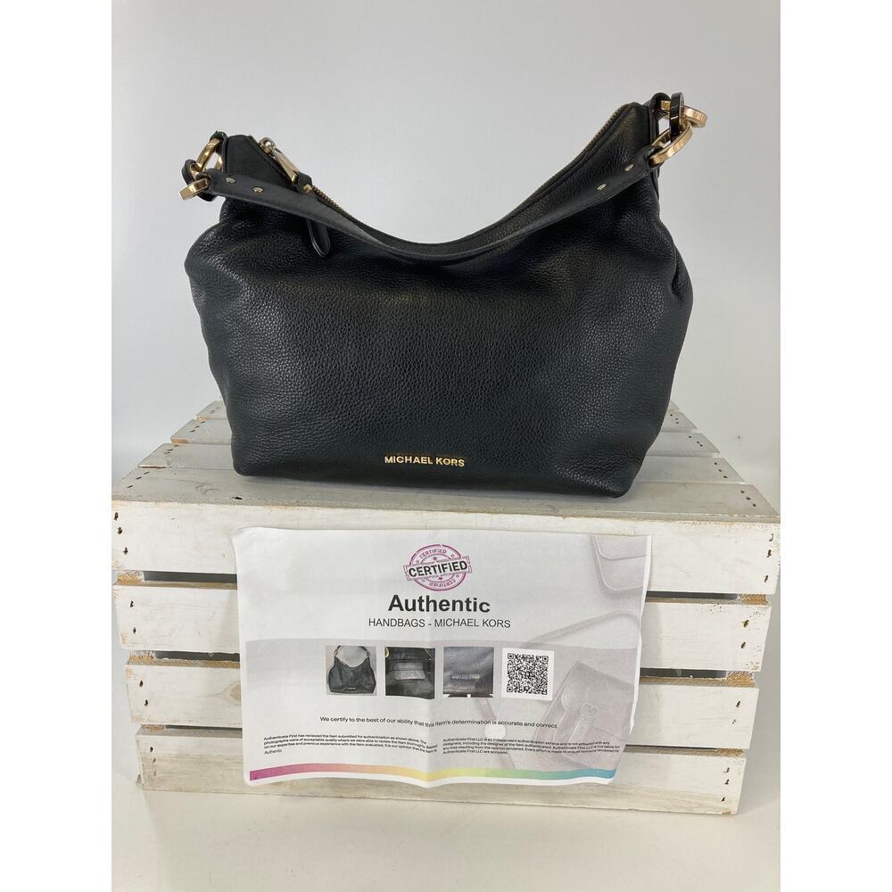 MICHAEL KORS, MEDIUM BLACK PEBBLED LEATHER SHOULDER BAG (ASIS)